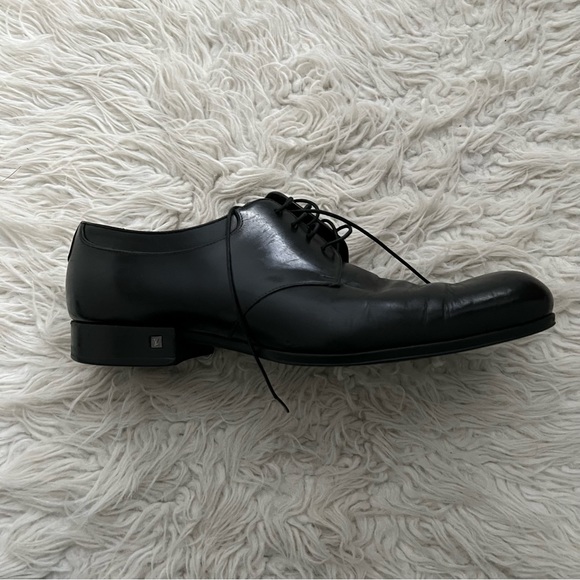 Louis Vuitton Men’s Leather Shoes - Picture 2 of 12